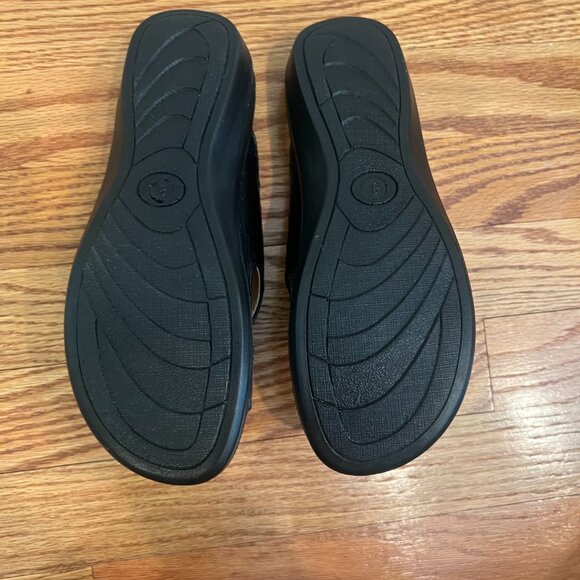 Black Floral Slides - Picture 3 of 3